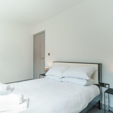 Modern 1 Bedroom Apartment In Preston Centre ภายนอก รูปภาพ