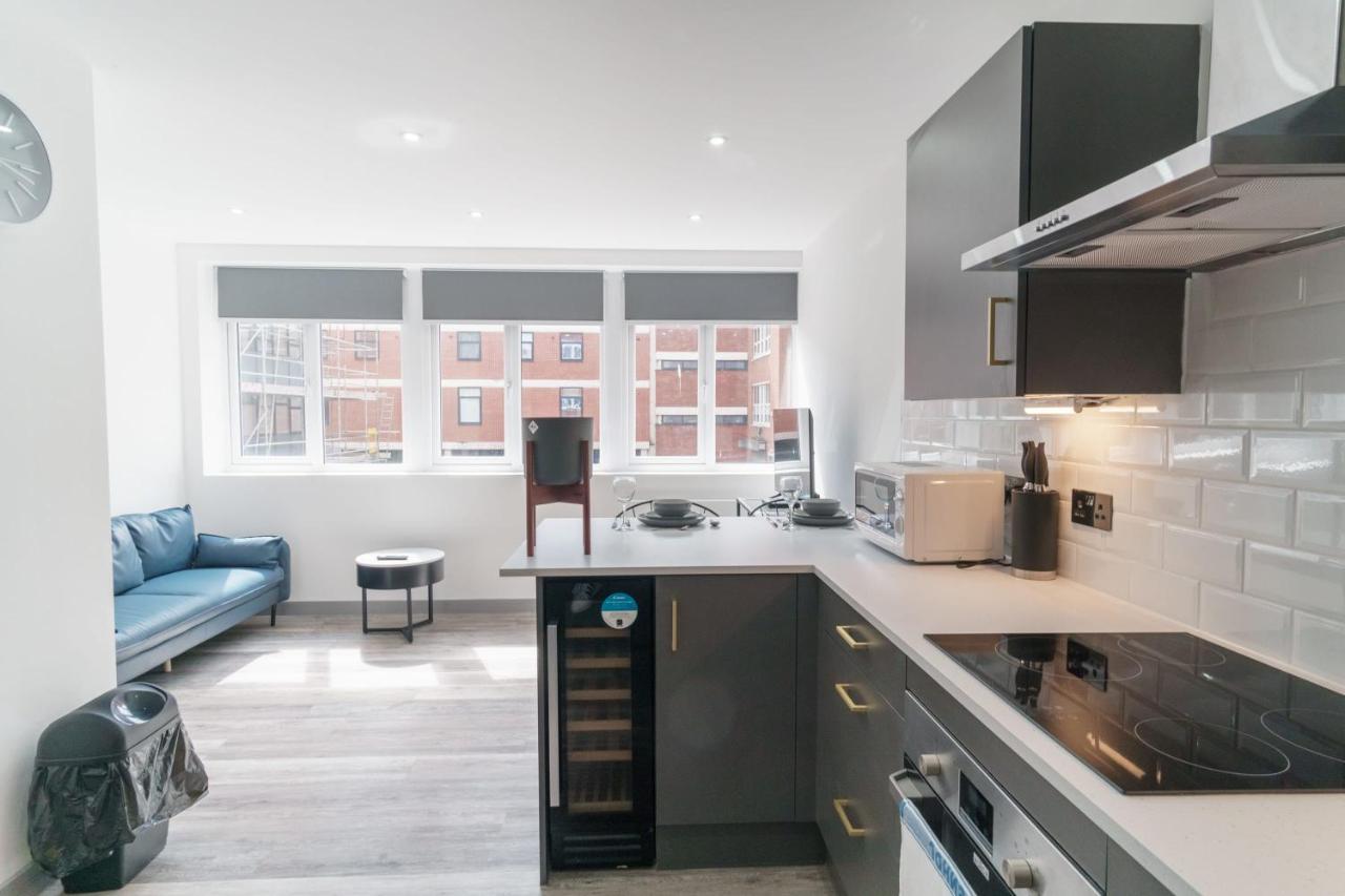 Modern 1 Bedroom Apartment In Preston Centre ภายนอก รูปภาพ