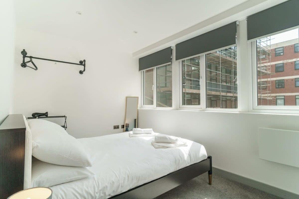 Modern 1 Bedroom Apartment In Preston Centre ภายนอก รูปภาพ