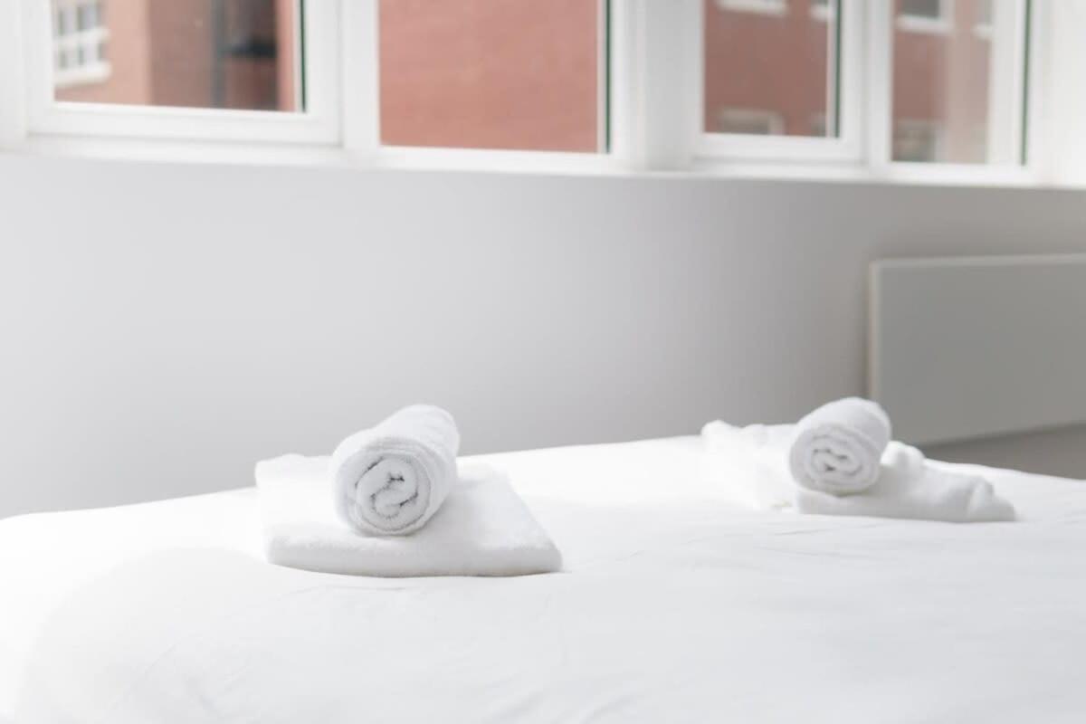 Modern 1 Bedroom Apartment In Preston Centre ภายนอก รูปภาพ