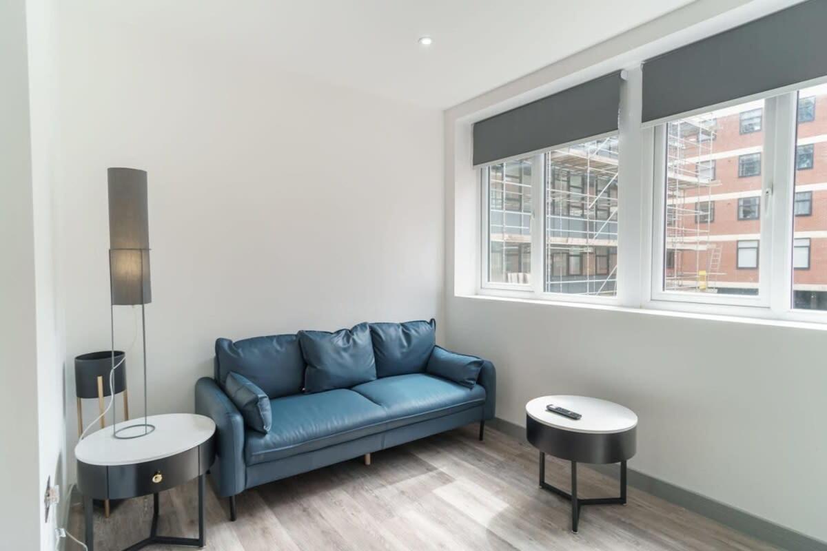 Modern 1 Bedroom Apartment In Preston Centre ภายนอก รูปภาพ