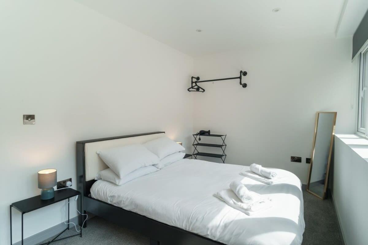 Modern 1 Bedroom Apartment In Preston Centre ภายนอก รูปภาพ