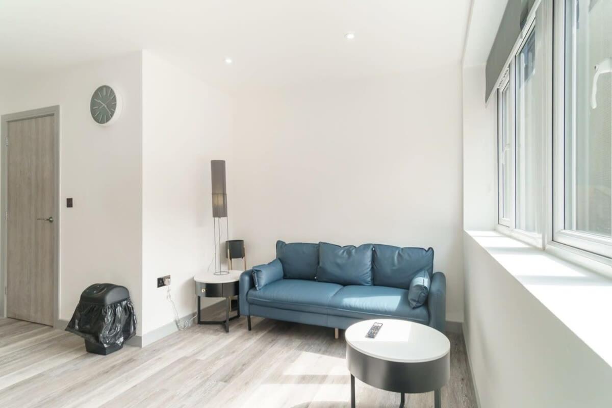Modern 1 Bedroom Apartment In Preston Centre ภายนอก รูปภาพ