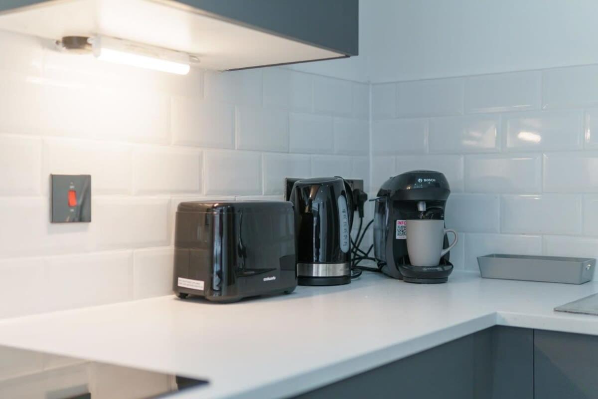 Modern 1 Bedroom Apartment In Preston Centre ภายนอก รูปภาพ